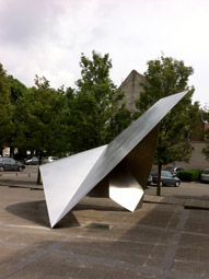 helene-vans-bethune-feuilles-blanches-pour-la-justice-sculpture-1998-191
